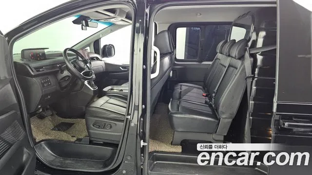 Hyundai Staria 2023 thumb 9