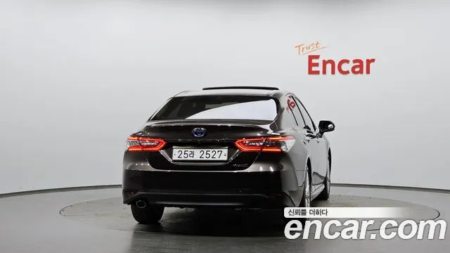 Toyota Camry 2018 thumb 3