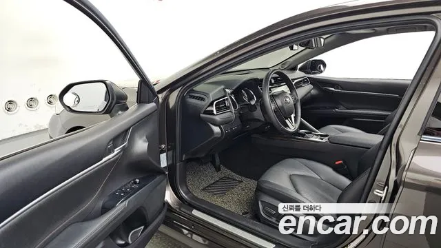 Toyota Camry 2018 thumb 9