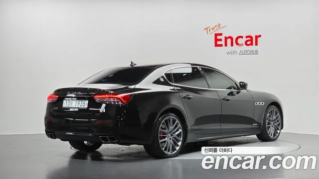 Maserati Quattroporte 2018 thumb 2