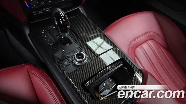 Maserati Quattroporte 2018 thumb 9