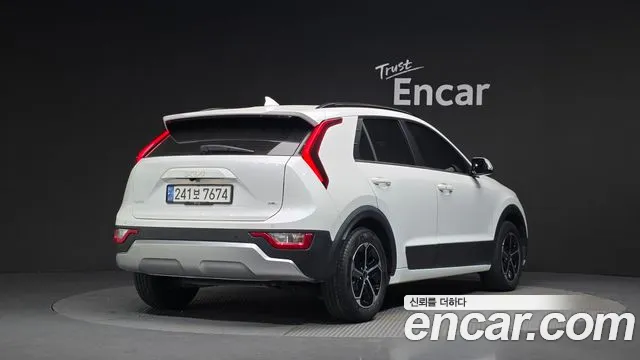 Kia Niro 2022 thumb 2