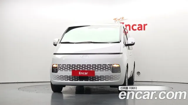 Hyundai Staria 2025 thumb 2