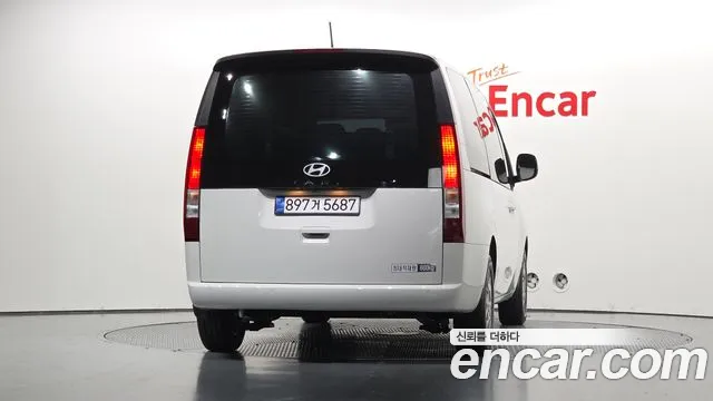Hyundai Staria 2025 thumb 3