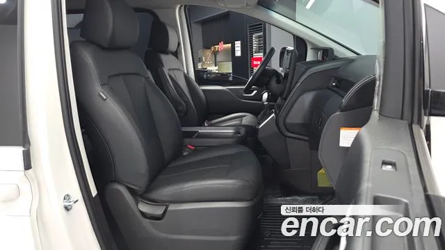 Hyundai Staria 2025 thumb 10