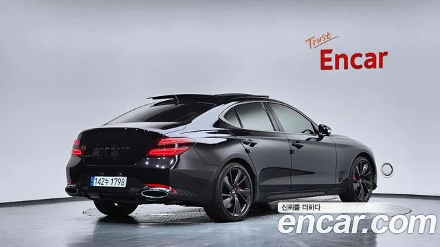 Genesis G70 2022 thumb 2