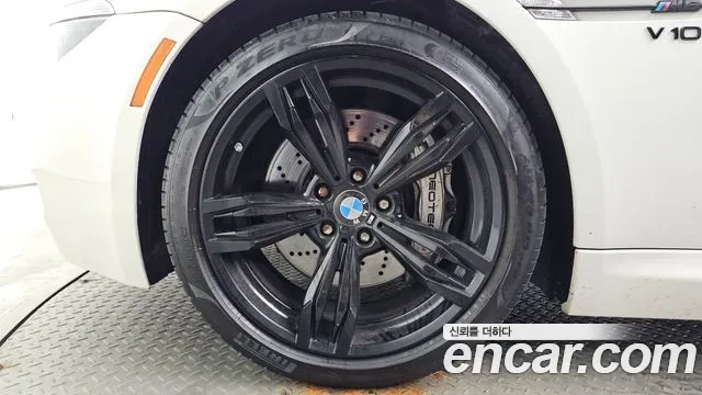 BMW M6 2007 thumb 5