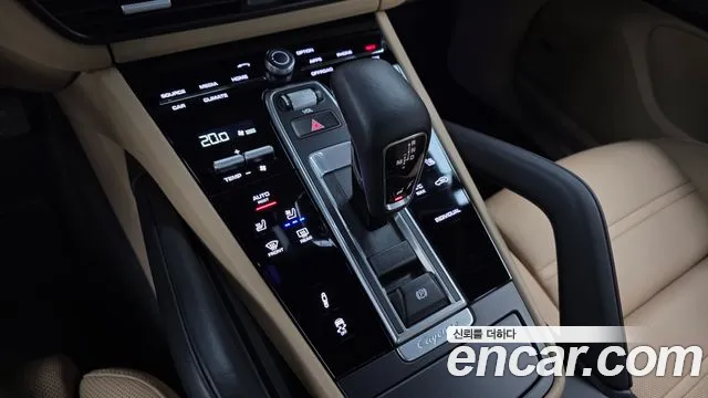Porsche Cayenne 2023 thumb 9