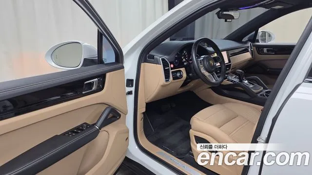 Porsche Cayenne 2023 thumb 10