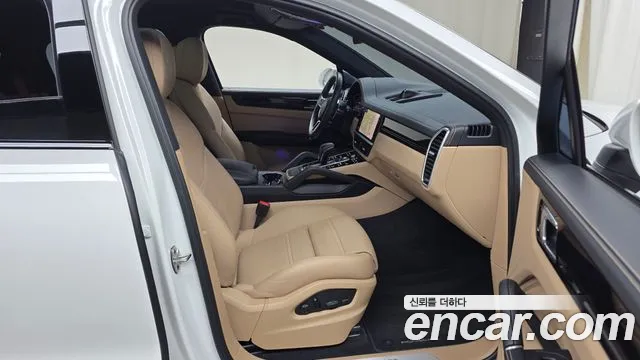 Porsche Cayenne 2023 thumb 11