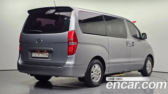 Hyundai Starex 2017 thumb 2