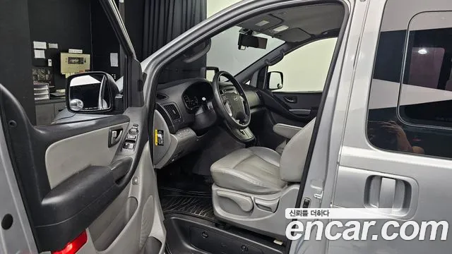 Hyundai Starex 2017 thumb 10