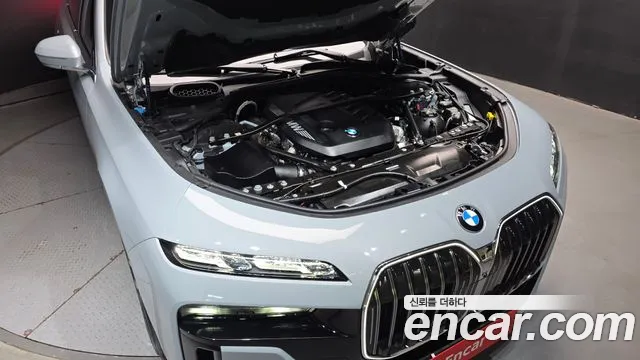 BMW 7-Series 2025 thumb 6