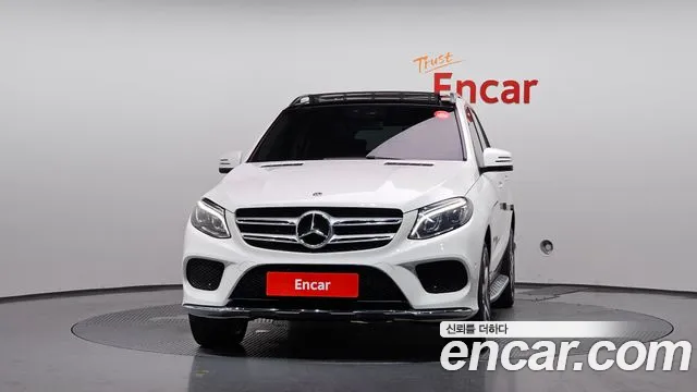 Mercedes-Benz GLE 2017 thumb 3