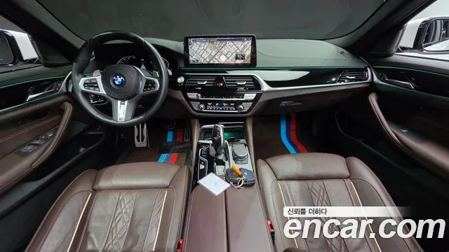 BMW 5-Series 2023 thumb 7