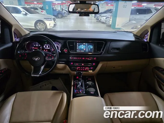 Kia Carnival 2015 thumb 7