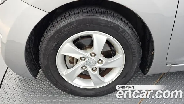 Hyundai Avante 2012 thumb 5