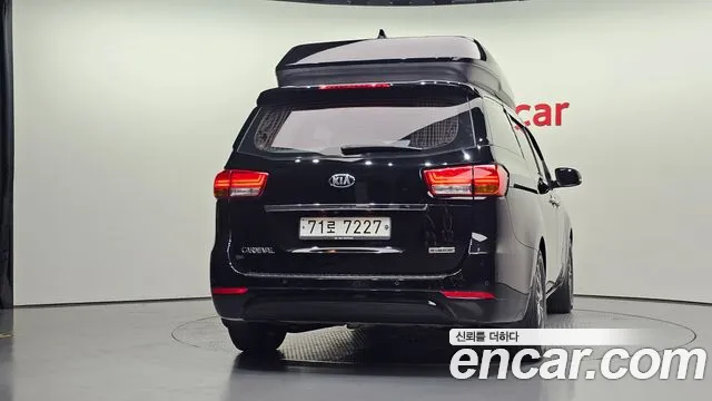 Kia Carnival 2014 thumb 4