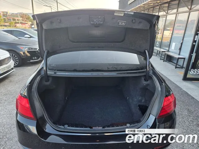 BMW 5-Series 2015 thumb 8