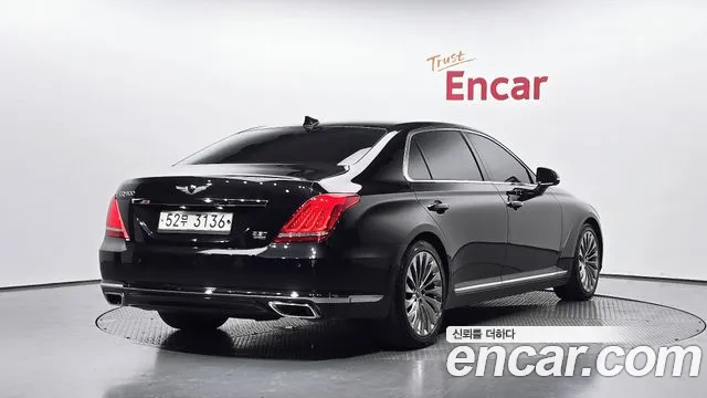 Genesis G90 2017 thumb 2