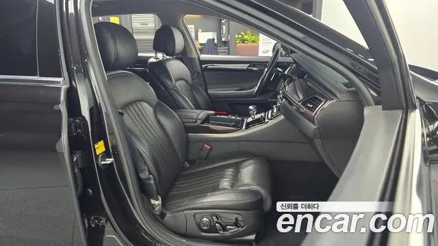 Genesis G90 2017 thumb 10