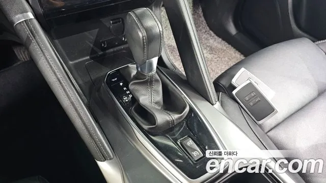 Renault-KoreaSamsung Koleos 2019 thumb 9