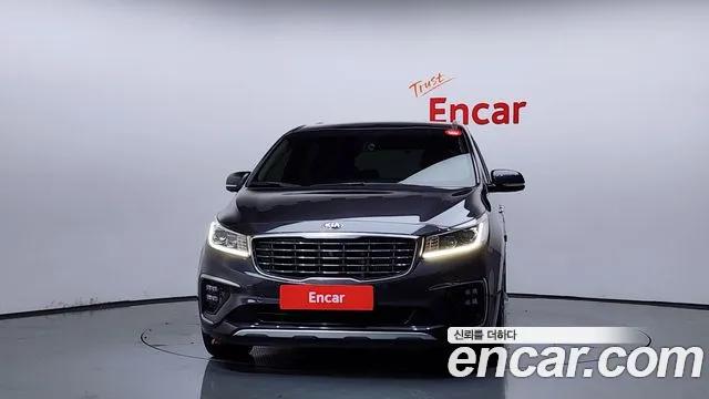 Kia Carnival 2018 thumb 3