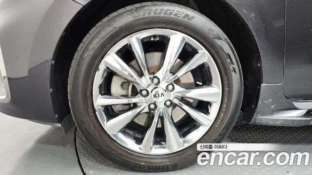 Kia Carnival 2018 thumb 5