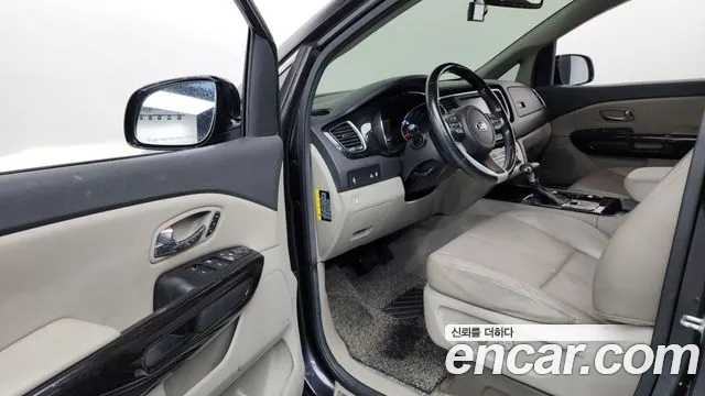 Kia Carnival 2018 thumb 10