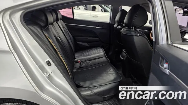 Hyundai Avante 2018 thumb 12