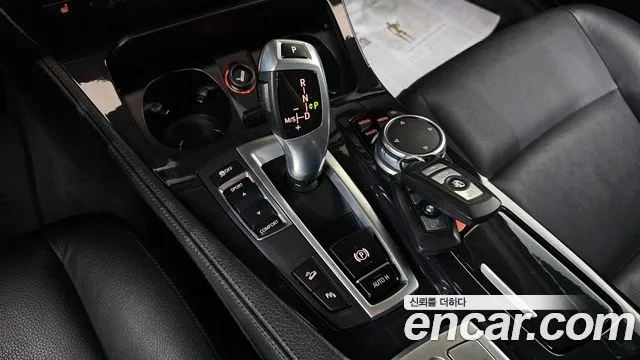 BMW 5-Series 2015 thumb 9