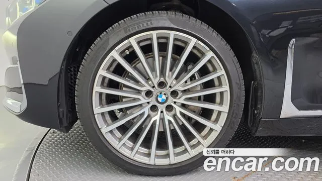 BMW 7-Series 2022 thumb 5