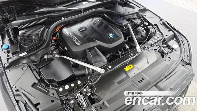 BMW 5-Series 2024 thumb 6