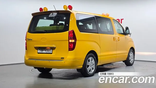 Hyundai Starex 2018 thumb 2