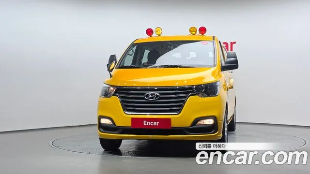 Hyundai Starex 2018 thumb 3