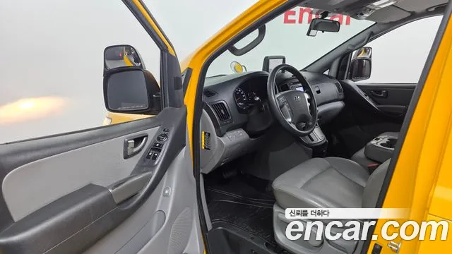 Hyundai Starex 2018 thumb 10