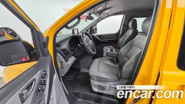 Hyundai Starex 2018 thumb 11