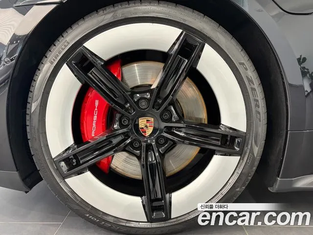 Porsche Taycan 2025 thumb 5