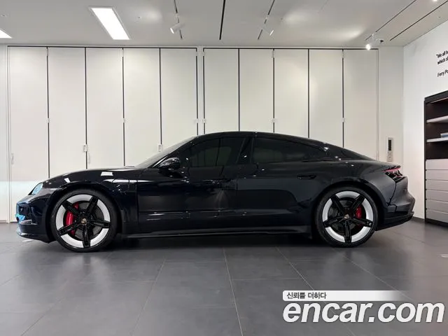 Porsche Taycan 2025 thumb 6