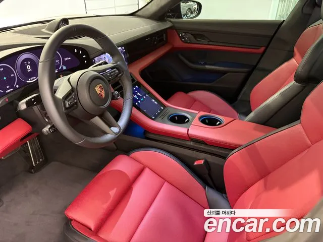 Porsche Taycan 2025 thumb 7