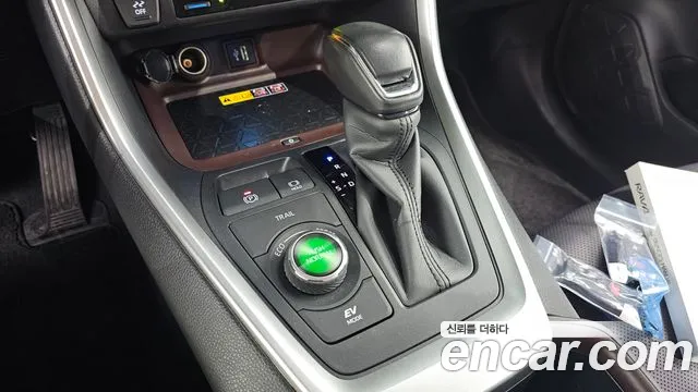 Toyota RAV4 2025 thumb 9