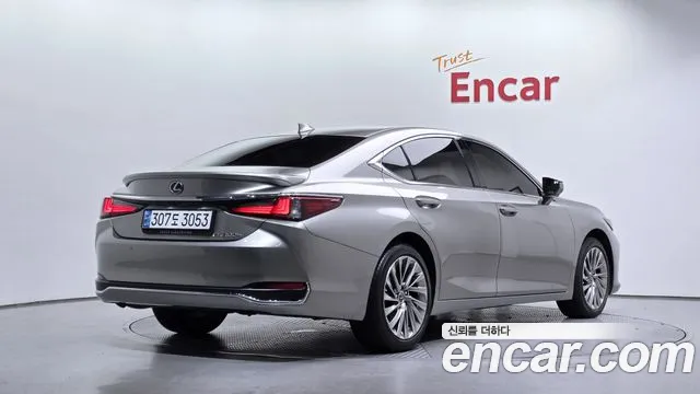 Lexus ES 2024 thumb 2