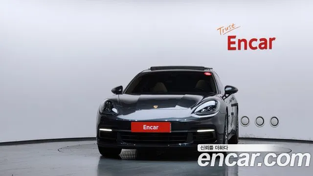 Porsche Panamera 2020 thumb 3