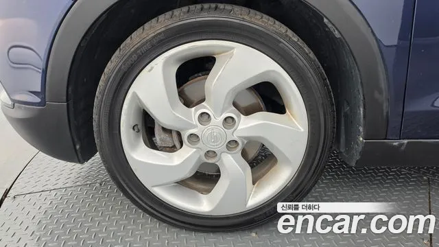 KG_Mobility_Ssangyong TIBOLI 2015 thumb 5