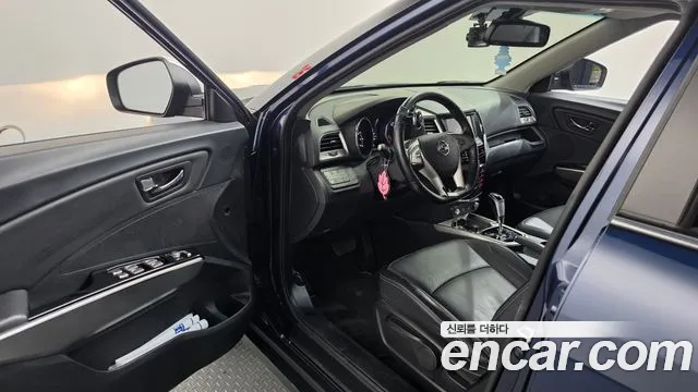 KG_Mobility_Ssangyong TIBOLI 2015 thumb 10