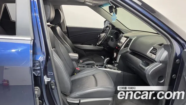 KG_Mobility_Ssangyong TIBOLI 2015 thumb 11