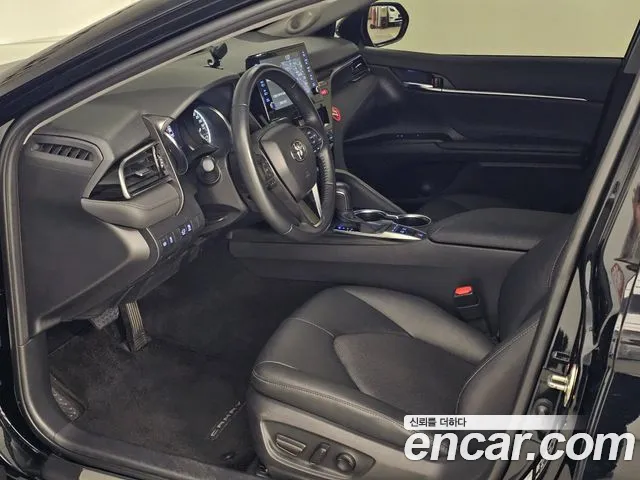 Toyota Camry 2023 thumb 5