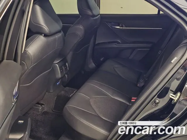 Toyota Camry 2023 thumb 6