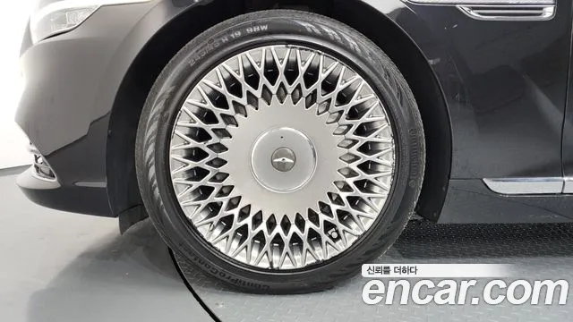 Genesis G90 2019 thumb 5
