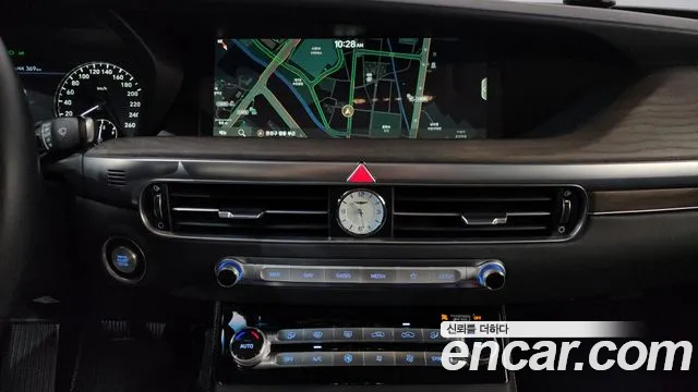 Genesis G90 2019 thumb 12
